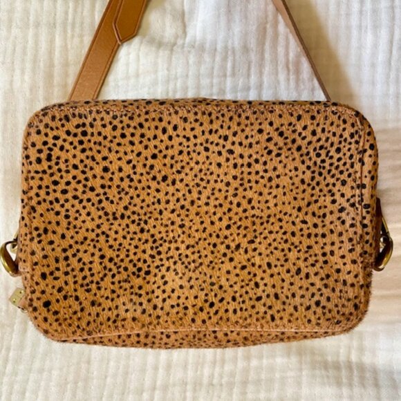 Madewell Transport Camera Bag in Animal Print - Picture 4 of 7
